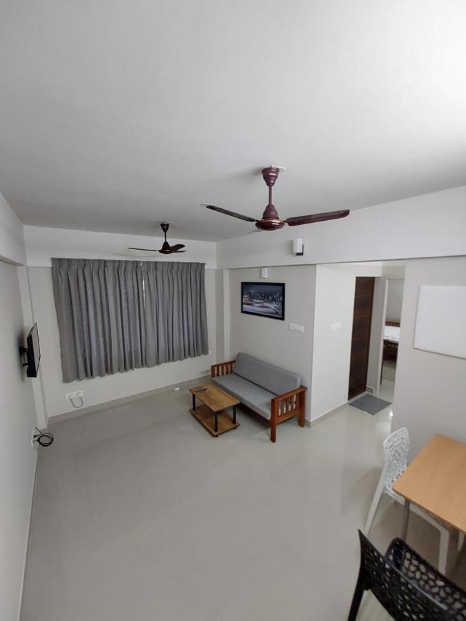 Hotel Mannat Residence Thiruvananthapuram Extérieur photo